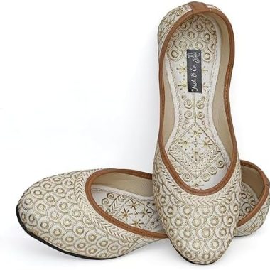 YASH & CO. Embroidered Embellished Jutti Mojari | Hand Crafted Women Jutti | Women Ethnic and Traditional Mojari Jutti | Elegant and Comfortable Jutti Bellies White
